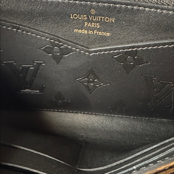 Louis Vuitton Cuir Plume  Wallet - Picture 11 of 15